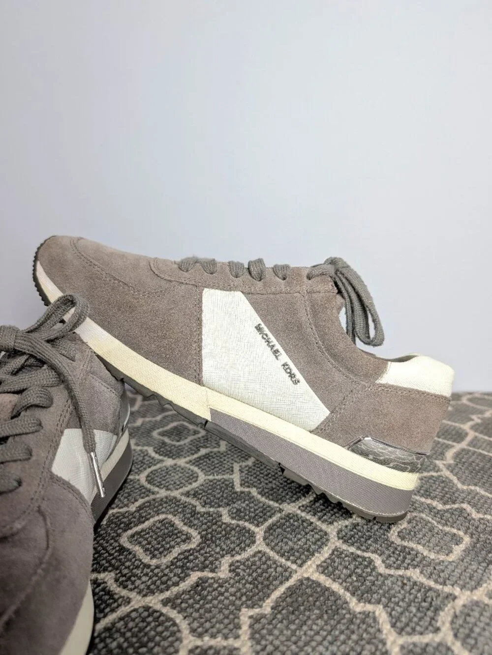 MICHAEL KORS Suede Leather Fashion Sneakers Sz 8